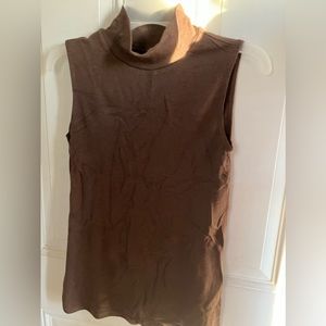 Croft& Barrow sleeveless mock neck top. Brown. Small